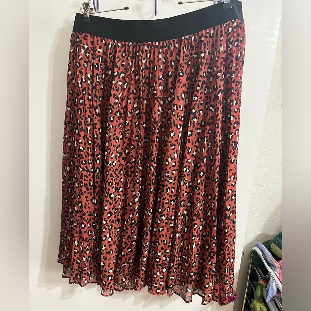 🩷 16 Brick red burgundy leopard print skirt